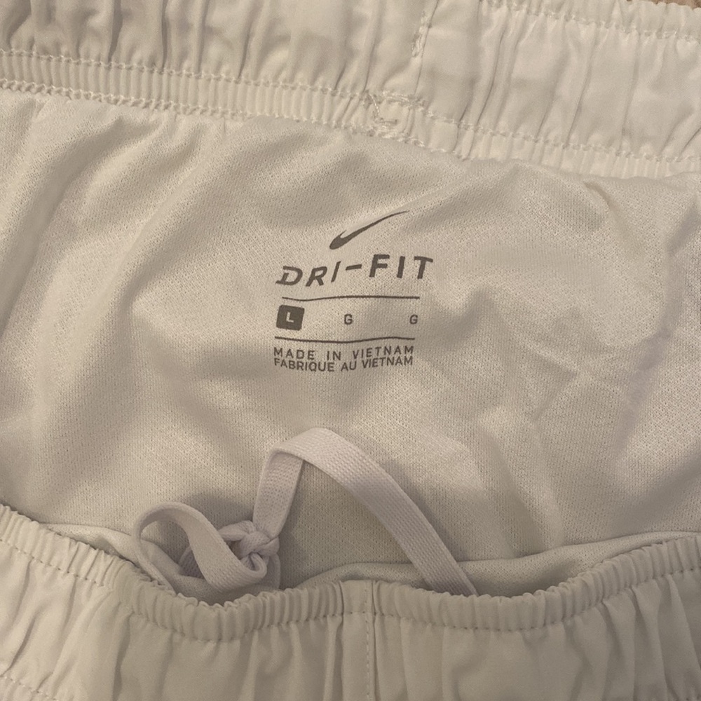 Nike Womens tempo shorts size L EUC - Picture 3 of 3